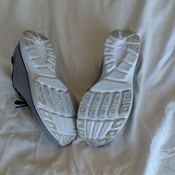 Newton Women's Gray and Black Sneakers - Picture 5 of 9